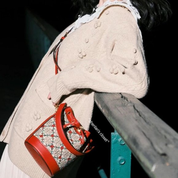 🔥NeW! $498 Tory Burch T Monogram Mini Embroidered Bucket Bag 87062 - Picture 14 of 15